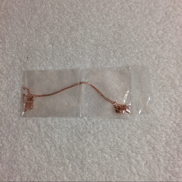 👑 NWT 14K Rose Gold-Plated Crown Necklace - Picture 7 of 8